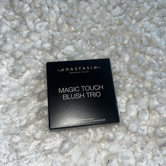 Anastasia Magic Touch Blush Trio - Vibrant Berry and Rose - Picture 3 of 7